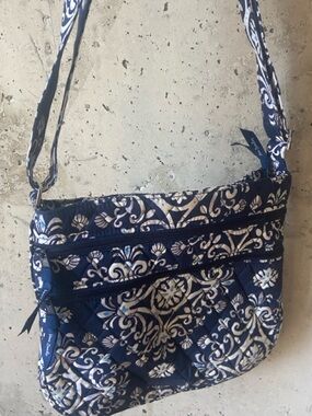 Vera Bradley- Steel Blue Medallion-crossbody bag purse